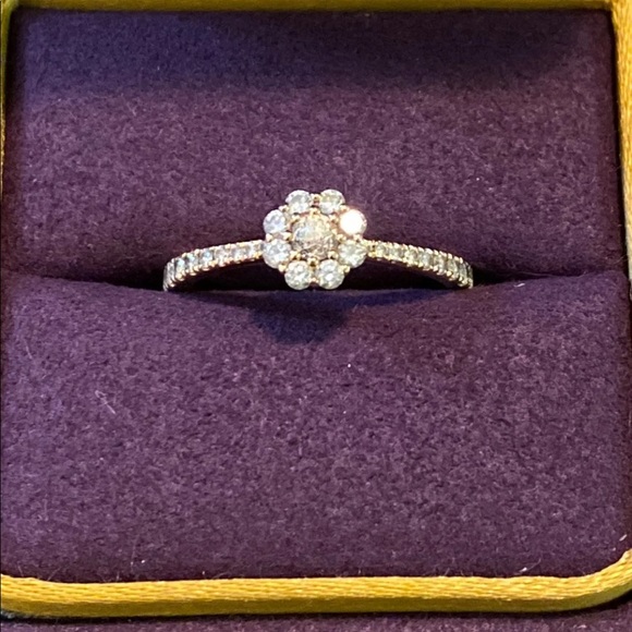 Crown of light diamond ring - Picture 2 of 3